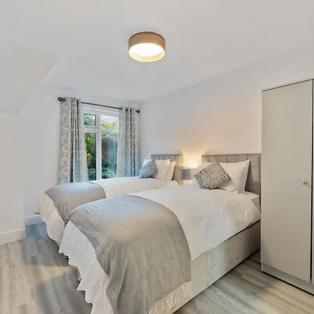 9 Rushbrooke County Cork *