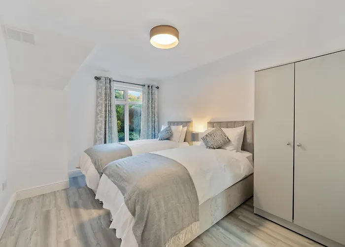 9 Rushbrooke County Cork *